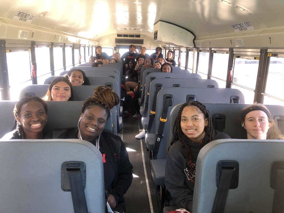 CoachStowe40's tweet photo. First one of the year!!! Lessssgoooo! ❤️🐴🏀 https://t.co/F4Y2C7YRCw