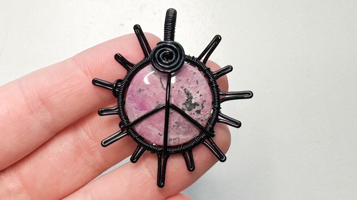 mildhippie's tweet photo. I love these sun pendants for tonight’s collection especially the selenite bc I rarely get to work with it 🤩

make sure your alarm is set for 8pm eastern time! https://t.co/NsFl0VDElx