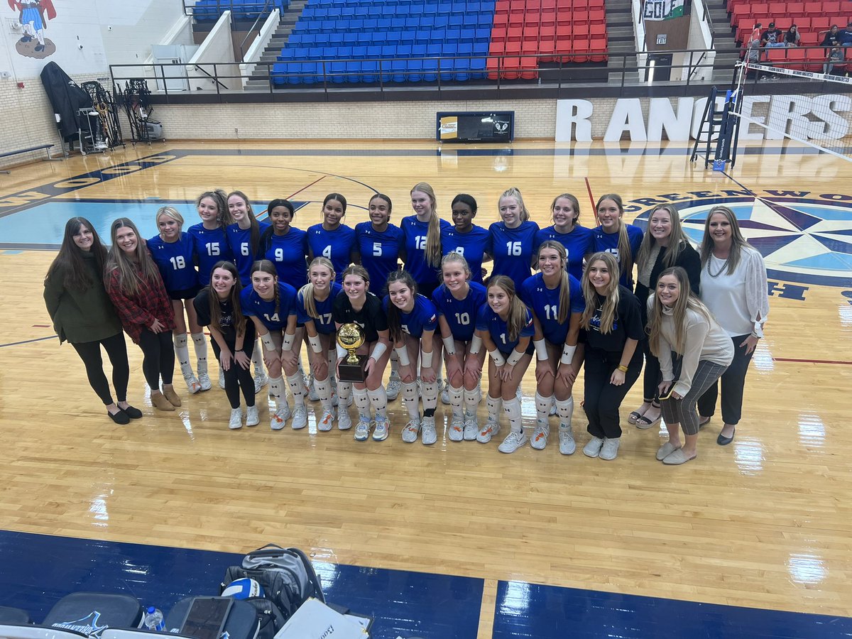 Bobcat volleyball bringing home another trophy! Round 3 here we come! Congratulations <a href="/BNHSVBall/">Byron Nelson HS VBall</a>