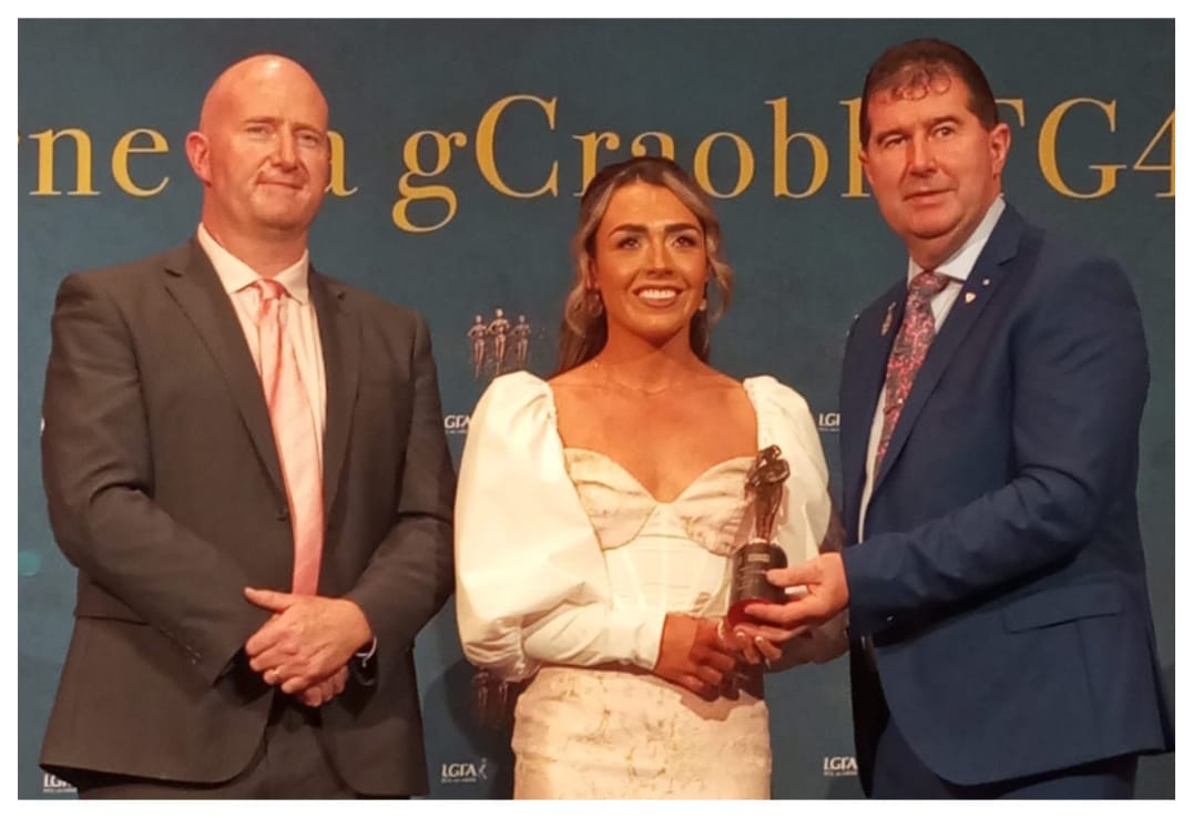 Congratulations to Monagea's Yvonne Lee, Grace Lee, Deborah Murphy &amp; Karen O’Leary who were each presented with their TG4 Junior Football Team of the Championship Awards tonight by LGFA President Micheàl Naughton &amp; Head of Sport at TG4 Rònàn Ò Coisdealbha. Fantastic achievement.