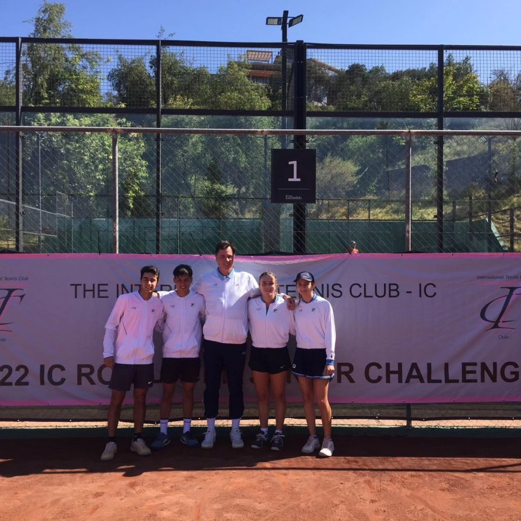 tenistasfemarg's tweet photo. 🇦🇷LA DELEGACIÓN ARGENTINA JUNIOR VIAJA A USA 🇺🇸 A DISPUTAR LA ROD LAVER JUNIOR CUP

Ramiro Toninelli, Juan Ignacio Morresi, Zoe Lazar y Pilar Beveraggi serán los encargados de batallar en el cemento norteamericano en las finales de la Rod Laver Junior Cup. https://t.co/ZiKGCz8uDc