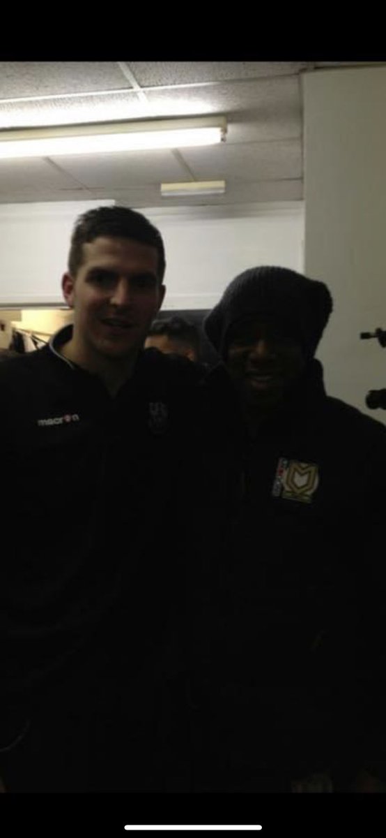 craighammond9's tweet image. Wow 11 years ago what a night it was MK Dons under the lights on tv,FA CUP 1st round party time had hit Milton Road ⚽️⚽️🖤🤍#memories #greattimes #strikers