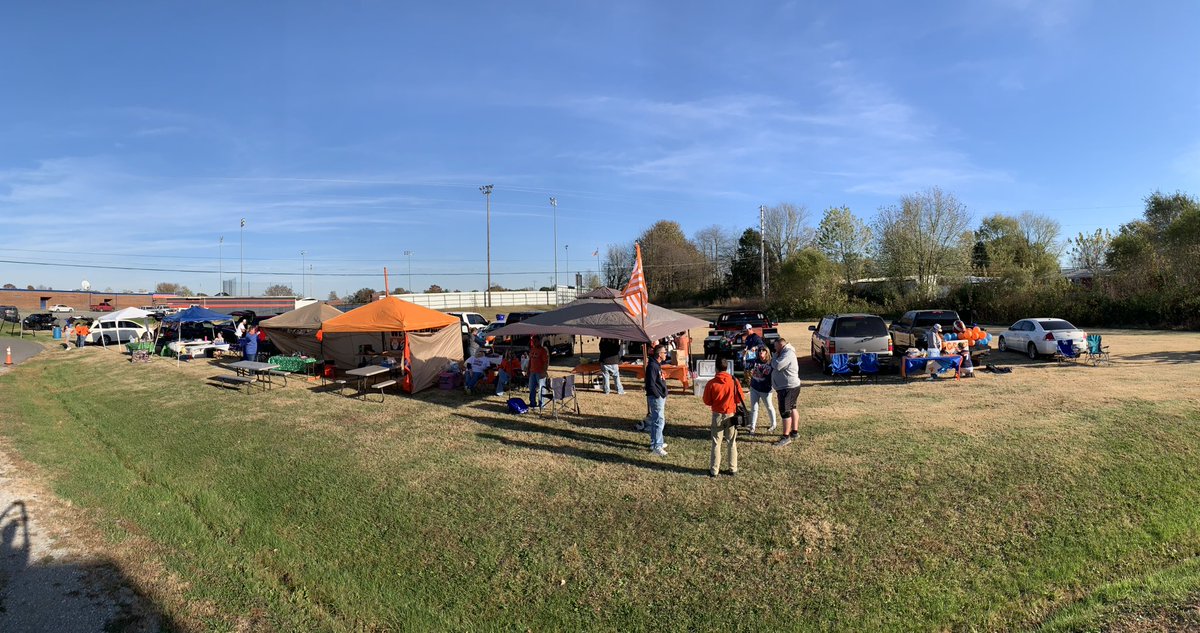 K105sports's tweet image. The fans are ready for Grayson County’s first home playoff game in nine years. Join in the fun here in person or watch all the action here: youtube.com/live/HdDOD5k1Q…