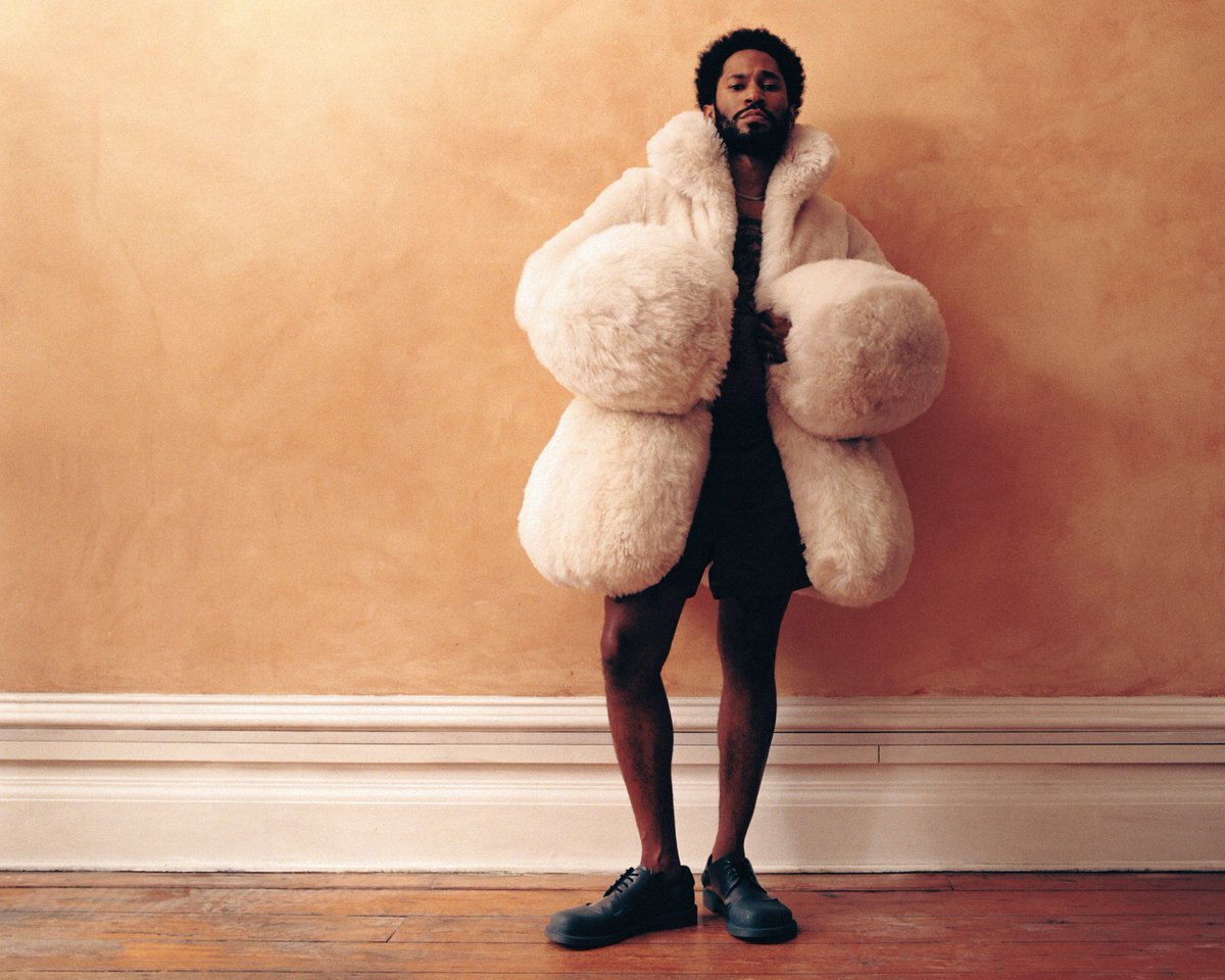 Kaytranada in LOEWE Fall Winter 2023 for Behind The Blinds.

Photography William Arcand
Styling Von Ford

#LOEWE