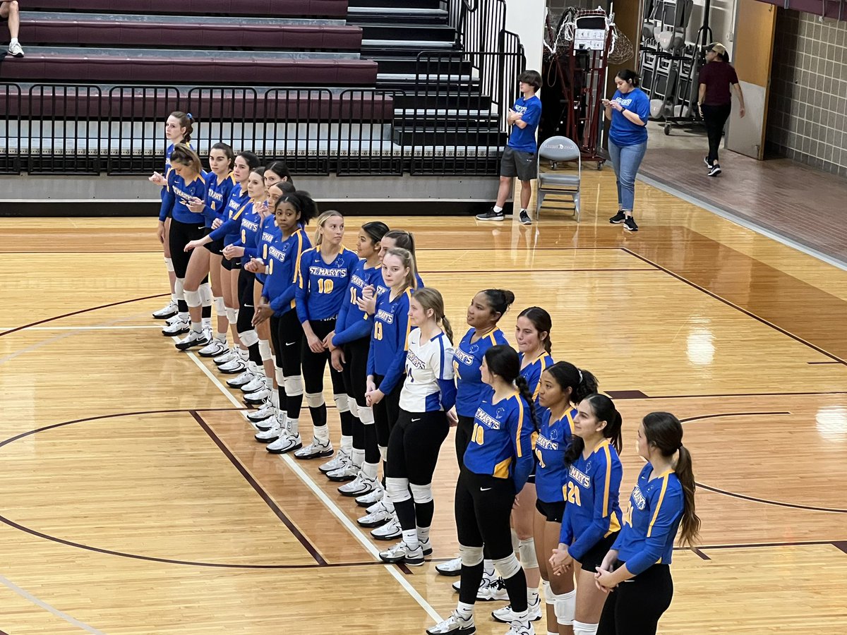 My heart is so full! <a href="/addisonevans16/">addison evans</a> and <a href="/KoehlAlyssa/">Alyssa Koehl</a> both playing Libero for their respective programs! <a href="/canyonvb/">Canyon Volleyball</a>