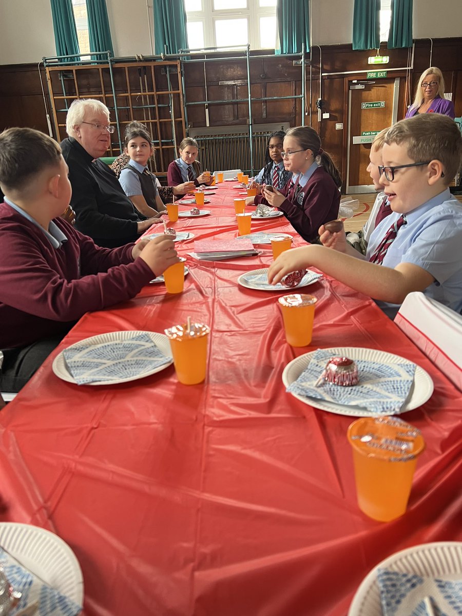 StCharlesGla's tweet photo. We celebrated our #PatronSaint’s Feast Day a day early with #FirstFriday Mass. We then continued the celebrations with our #FaithCommittee who threw a birthday tea for Fr Allan who celebrated his 60th Birthday last week.  #CommunityOfFaith #StCharlesBorromeo @ArchdiocGlasgow https://t.co/QMnvozd4XL