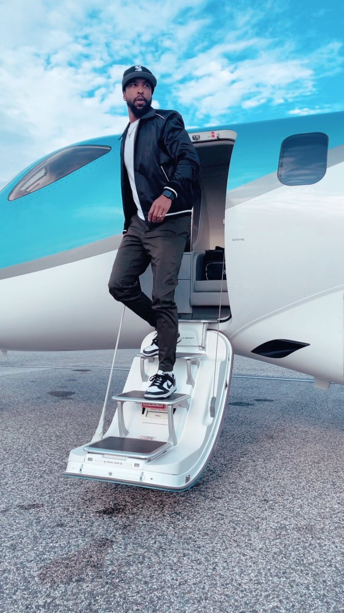 CharterKing_'s tweet photo. If you see this.. Follow me on IG for all Private Jet deals! 🔌🛩️ #earthquake #StandingNextToYou #BusinessJet https://t.co/ESdbL5SxtJ
