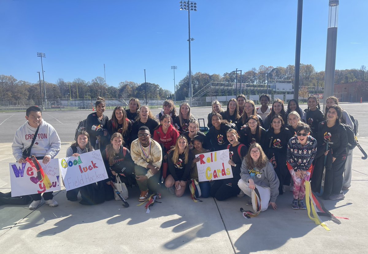 CroftonHigh's tweet photo. In case you need a smile today, check out students in our ACC program sending off our Regional Field Hockey Champs in style! 

#CardinalCulture
#RollCards
#UnifiedChampionSchool
#BELONGgrowsucceed
#AACPSfamily https://t.co/9fXNBzQUWi