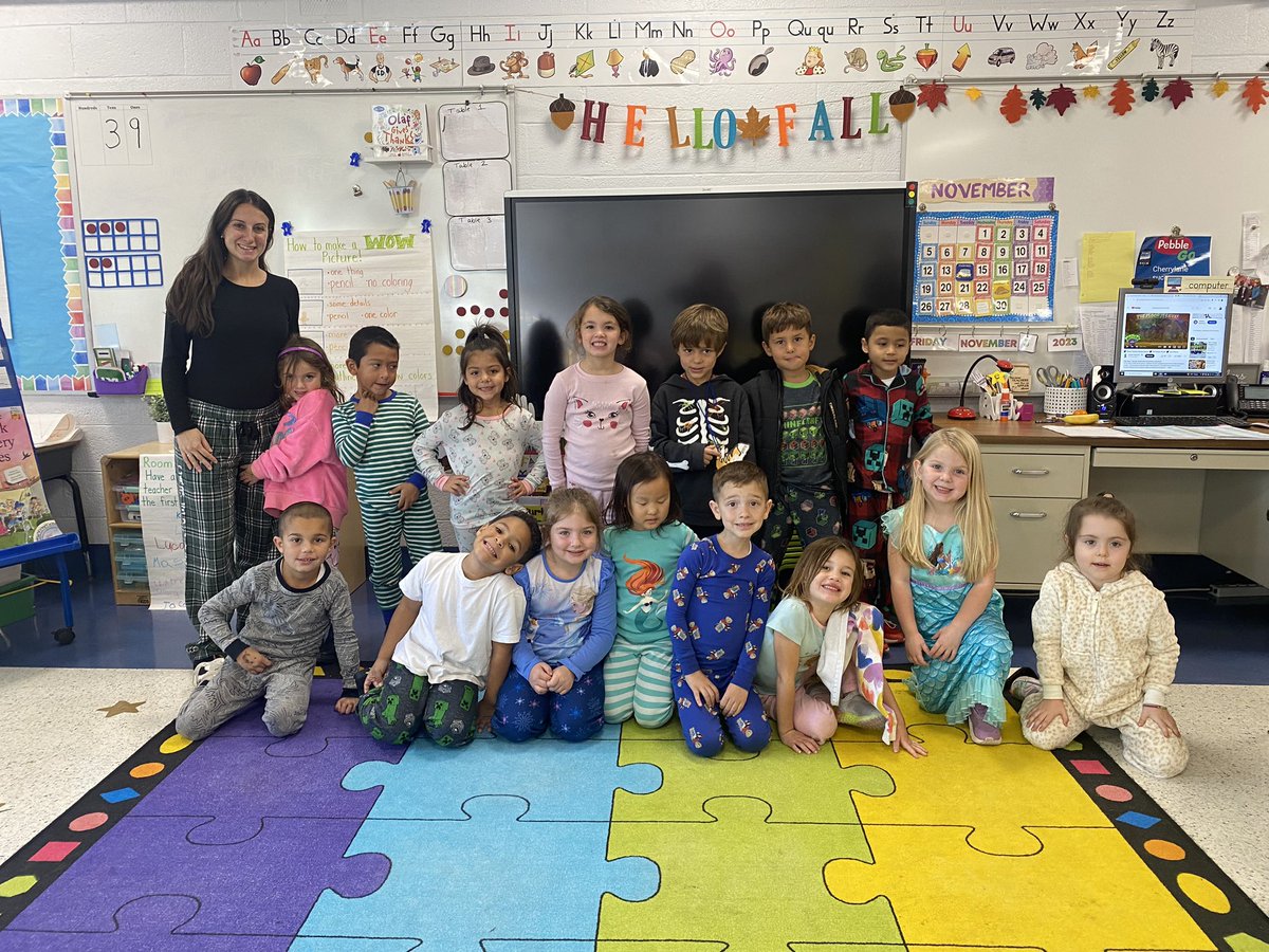 TavaresteachesK's tweet photo. We unlocked p and j on our sound wall this week so naturally we celebrated by wearing our pj’s to school! https://t.co/VEfonzO65I