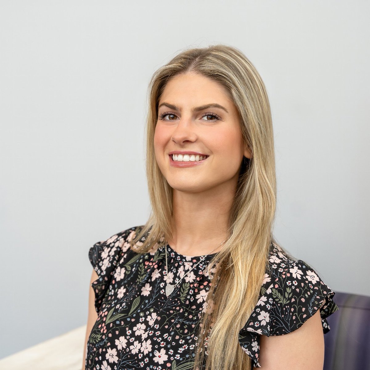 This week's #MarketingMonday student is Lauren Holmes!

🎓Senior from Leesburg, VA
📊Digital marketing concentration
⭐️Chapter President, Delta Mu Sigma
🤝Member, JMU COB Student Advisory Council
📚Research Assistant with Dr. <a href="/JanMPar/">Janna Parker</a> 

🔗 with Lauren: tinyurl.com/lauren-holmes