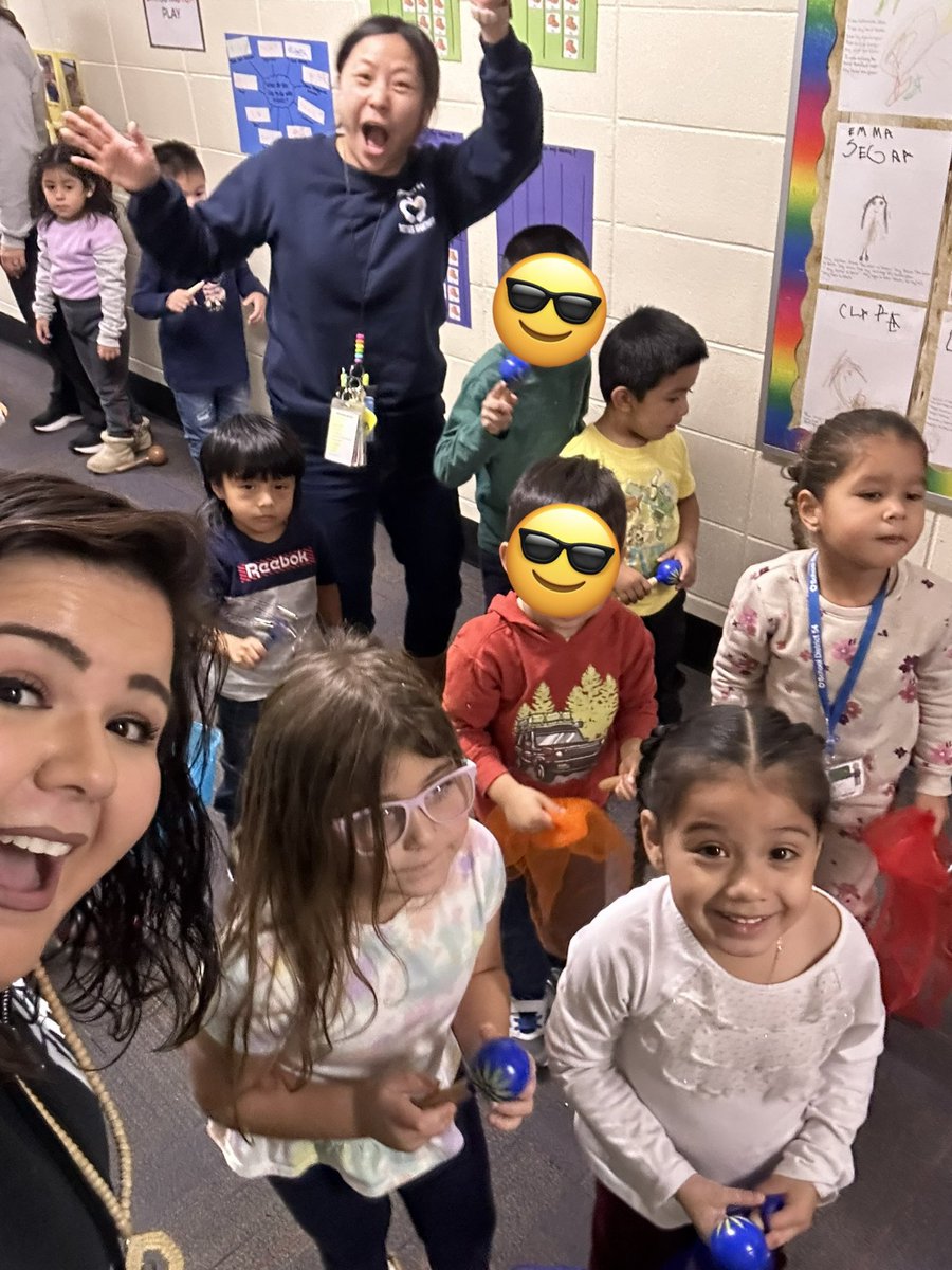 ELC_SuperSpeech's tweet photo. We had the BEST time during our first all-school PBIS celebration! Our Sprouts earned a hallway dance party (with bubbles)! #PBIS #SuperSprouts #weareelc #weare54 https://t.co/hytiXQUnCf