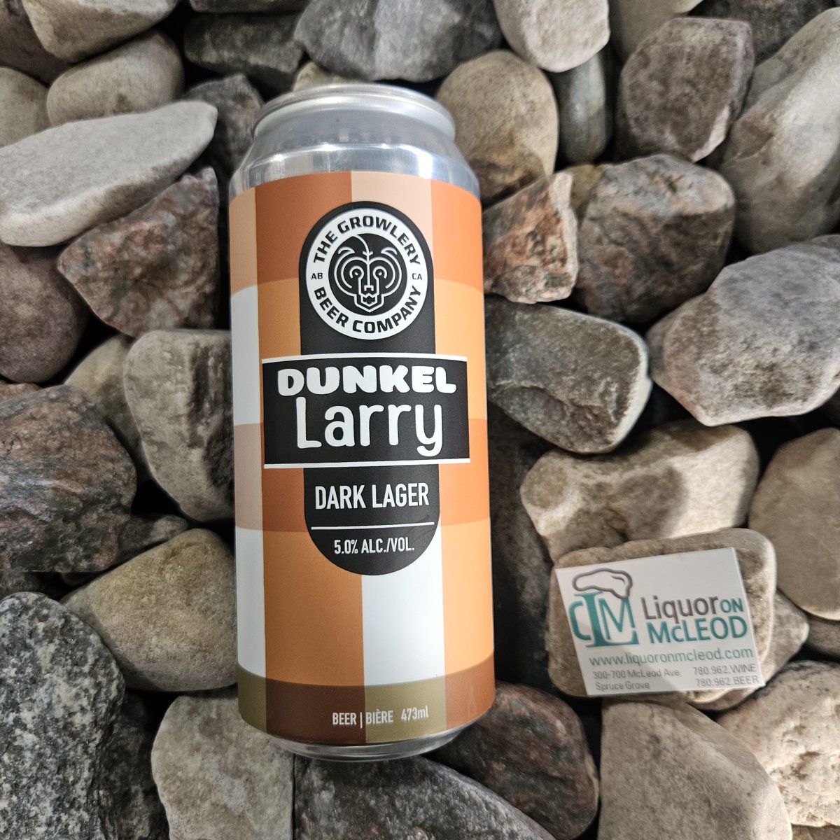 Dunkel Larry from @growlerybeer is a classic German-style Dunkel. Its rich mahogany hue and toasty, caramel, and chocolate notes offer a warm, malt-forward experience. #thegrowlery #yegbeer #sprucegrove #liquoronmcleod #stonyplain