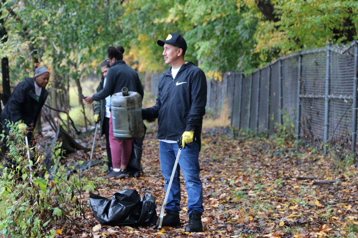 Thanks to our partners The Hackensack Riverkeeper for another fantastic cleanup. This one with Regeneron cleared 434 pounds of garbage from the Woodcliff Lake Reservoir. <a href="/HackensackRiver/">HackensackRiverKpr</a> <a href="/Regeneron/">Regeneron</a> #WoodcliffLake #Cleanup