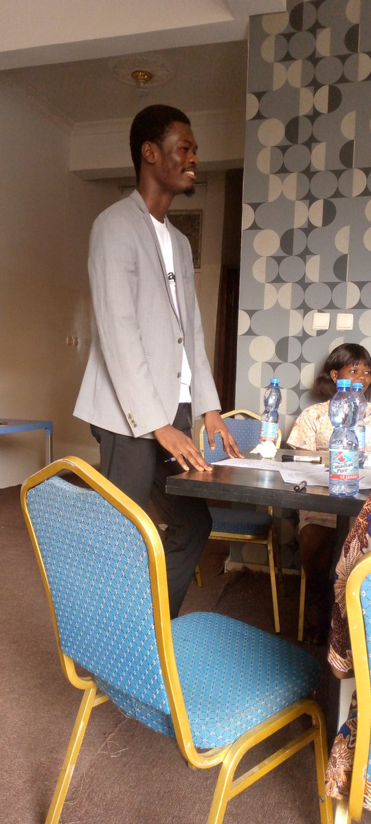 gedeon_mombenga's tweet photo. #MasterClass: Du 26 au 28 octobre dernier, @oratorschool243 en collaboration avec #Amadha ont organisé une Masterclass sur la #communication_stratégique et le leadership avec les candidats aux élections de 2023 du parti pô #FAC,j'ai eu à partager avec eux sur "L'art du débat". https://t.co/ZbAT6MSVTQ