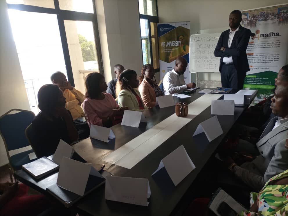gedeon_mombenga's tweet photo. #MasterClass: Du 26 au 28 octobre dernier, @oratorschool243 en collaboration avec #Amadha ont organisé une Masterclass sur la #communication_stratégique et le leadership avec les candidats aux élections de 2023 du parti pô #FAC,j'ai eu à partager avec eux sur "L'art du débat". https://t.co/ZbAT6MSVTQ