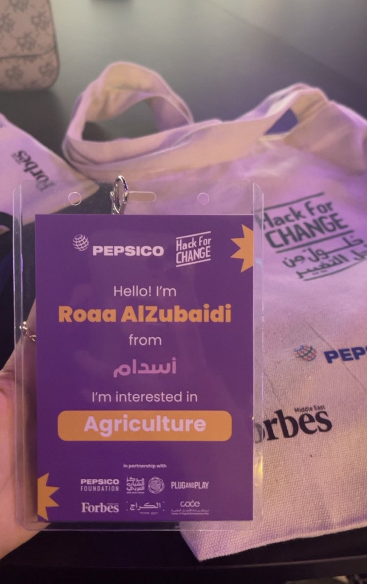 Roaa_S_Zu's tweet image. ولله الحمد تأهل فريقنا للمراحل النهائية في #هاكاثون_الشباب_العربي ✨

كان يوم جميل استفدنا فيه من كلام الخبراء في ورش العمل اللي قدرنا من خلالها نطور مشروعنا 🌱💡

#HackForChange #ArabYouthHackathon