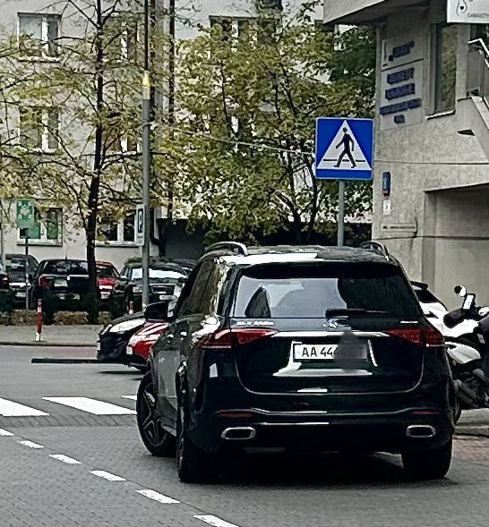 Sverige98140's tweet photo. I don't give shit about that  #Ukrainians #fugitives from #Ukraine are driving around in luxury cars in  #Warsaw #Poland because they will end up in the gutter of history anyway. However, the #American #USA #taxpayer is screwed because it is his #tax #money stolen by #corruption. https://t.co/IXSfES5B3g