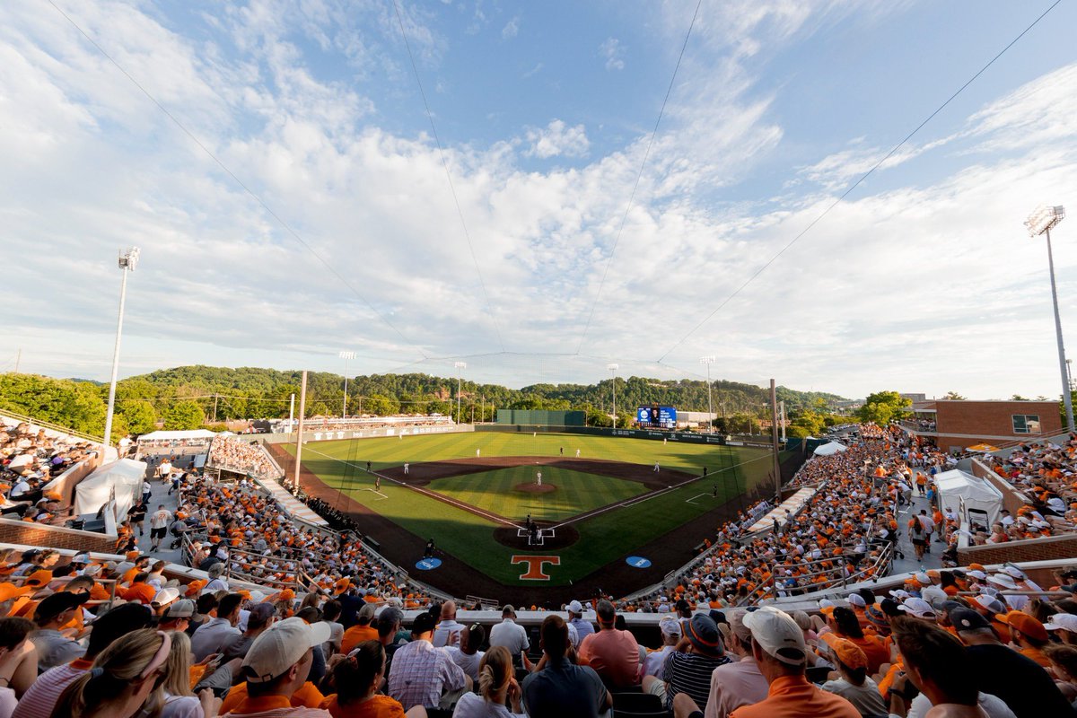 I would like to announce my commitment to the University of Tennessee to further my Athletic and academic career next year. Thankyou to god and everyone else who has helped me reach this point!#govols🍊
<a href="/GHCBaseball/">GHC Baseball</a> <a href="/DCash_20/">Dahlton Cash</a> <a href="/17williamsjames/">James Williams</a>
