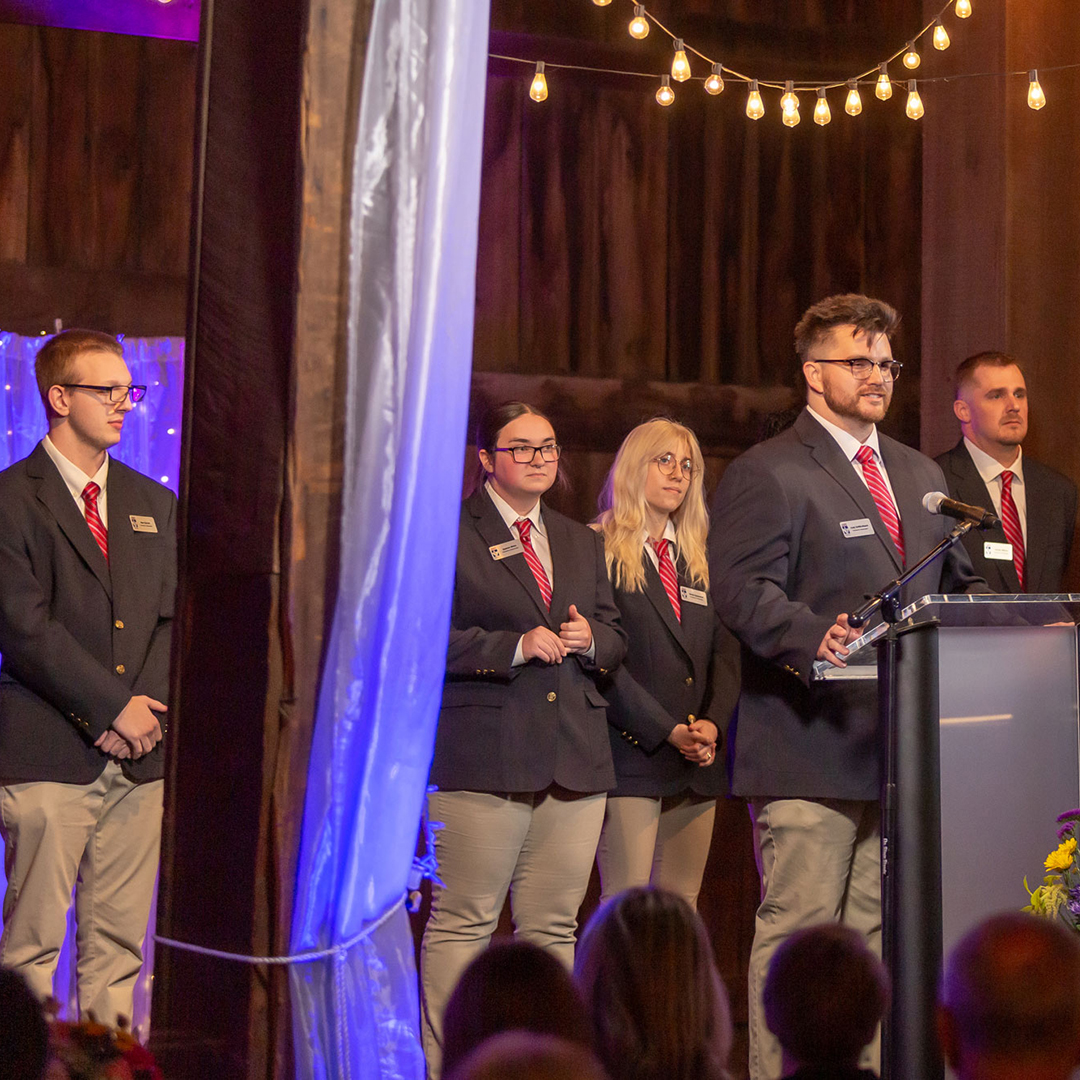 volstatecampus's tweet photo. Last night, the Vol State College Foundation hosted its "Complete the Dream" fundraising event.
Magician and Vol State alum Jason Michaels headlined the event and the night was dedicated to Dr. Montague.
#VolState #SumnerRegionalMedicalCenter #CompletetheDream #JasonMichaels https://t.co/RX1Ak0Y9PZ
