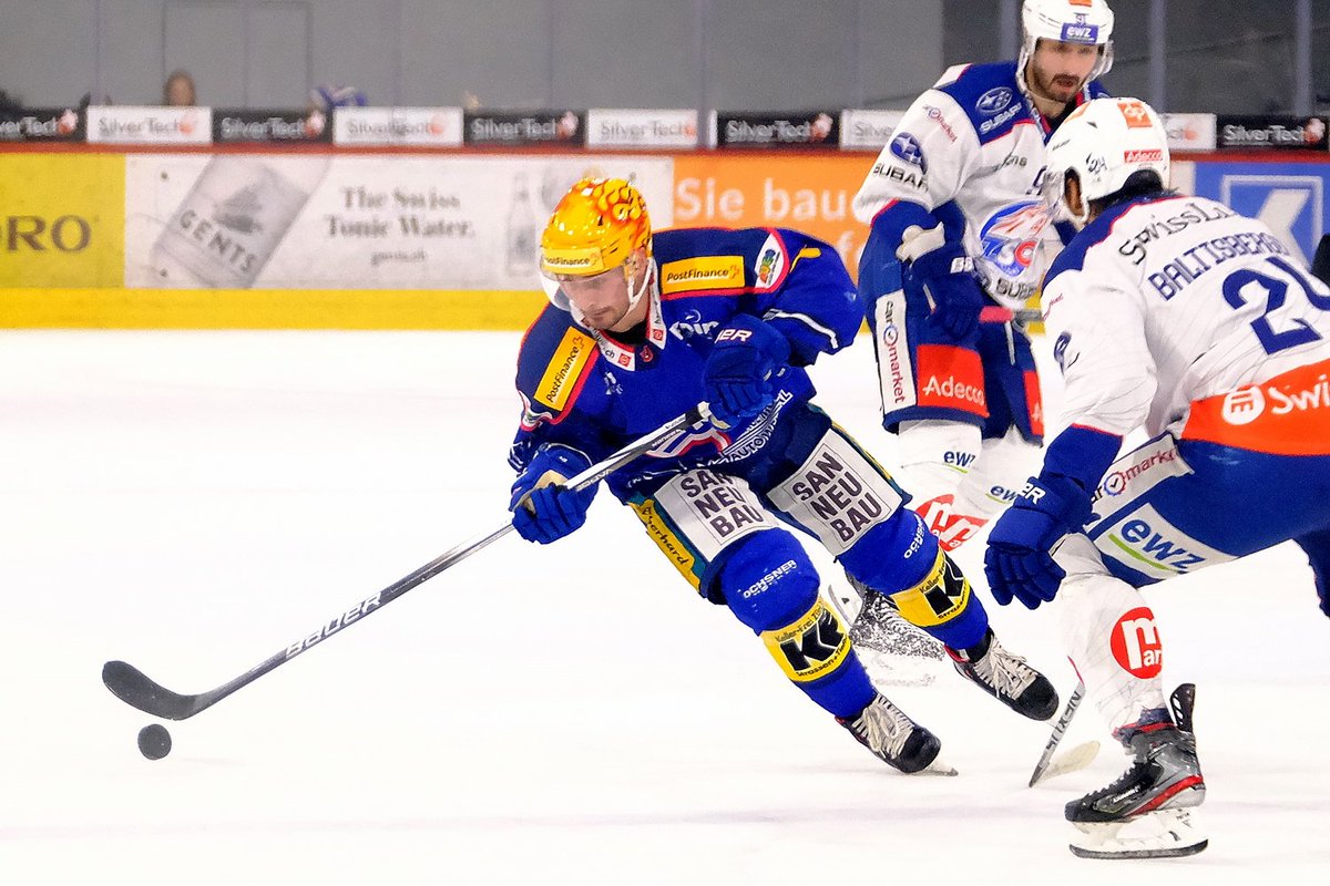 hockeyfans_ch's tweet photo. National League 
Kloten - ZSC Lions 4:2 (1:1 0:0 3:1)
Ambrì - Lugano 5:4 (2:2 1:0 2:2)
Bern - Ajoie 4:3 (1:0 2:1 0:2) n.V.
Rapperswil - Servette 2:4 (2:2 0:1 0:1)
SCL Tigers - Biel 3:2 (1:1 1:0 1:1)

Berichte &amp; Fotos: https://t.co/wI7JYoacUX 

📷 Sergio Brunetti / @hockeyfans_ch https://t.co/iPH9NTIgtX