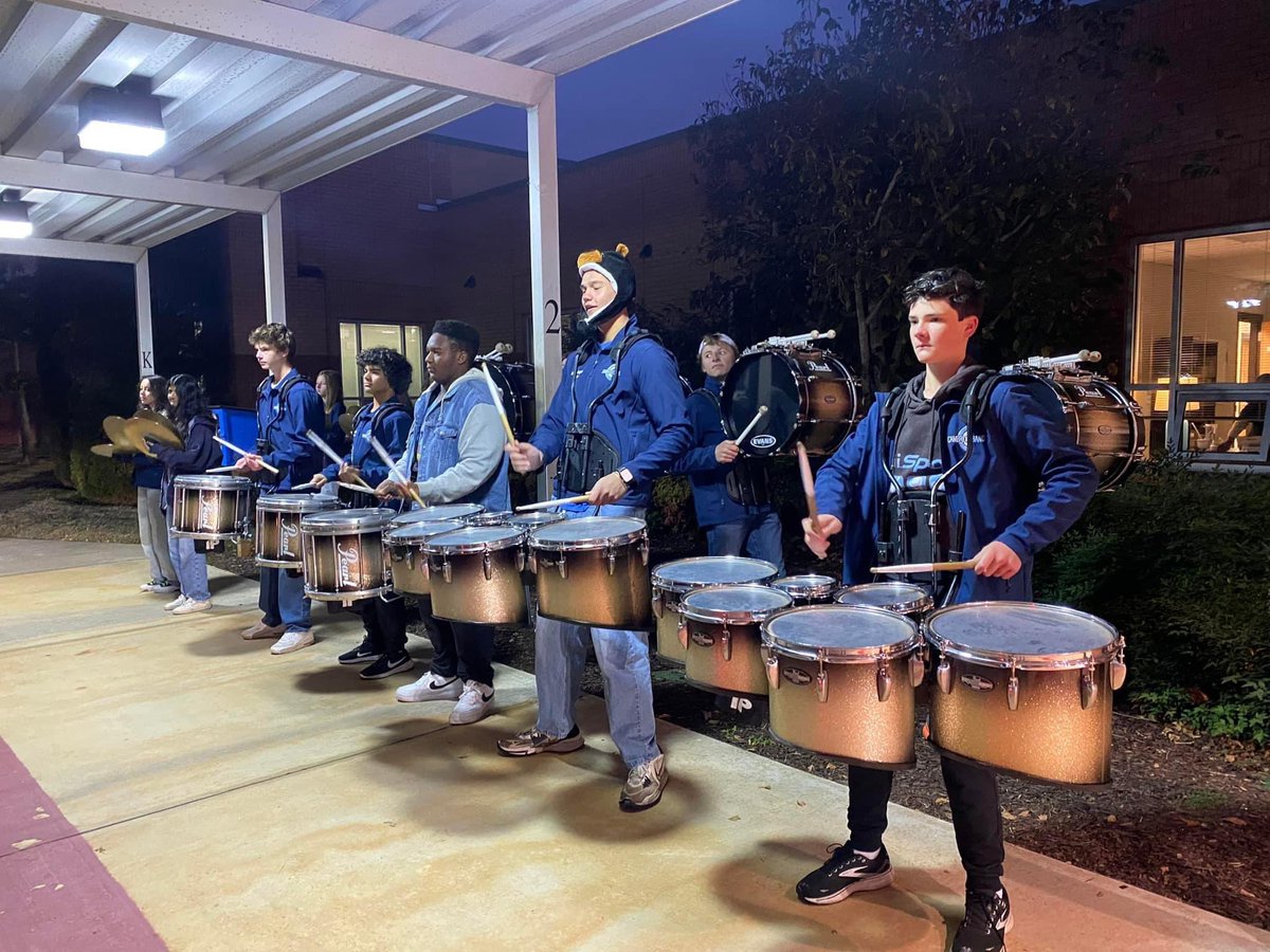 We can’t think of a better way to start off our Friday morning than playing for our future Bears at Summit Hill Elementary!! #thecoldcantstopourpep #CambridgeBand <a href="/AgansPrincipal/">PrincipalAgans</a>
