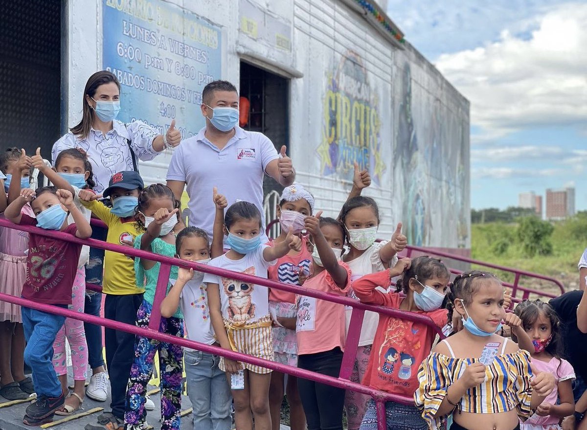 Expresamos todo nuestro agradecimiento a la Gestora Social saliente <a href="/antonellavegag/">Antonella Vega</a> <a href="/OFGestionSocial/">Oficina Gestión Social Montería</a> por todos los apoyos que nos brindó durante estos 4 años; juguetes navideños, calabazas y dulces, entradas al circo, entre otras. Esperamos que <a href="/dianasierram/">Diana Sierra</a> nos brinde su mano.
