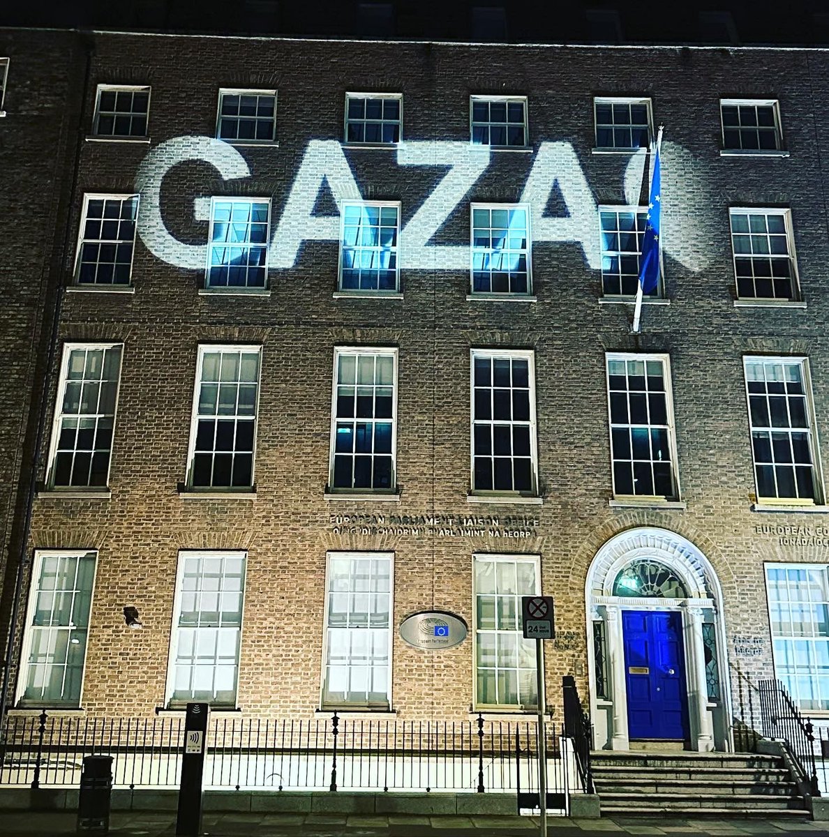 A call for ceasefire &amp; collective solidarity with Gaza projected on the European Commission building in Dublin, Ireland.

#CeasefireForGazaNOW