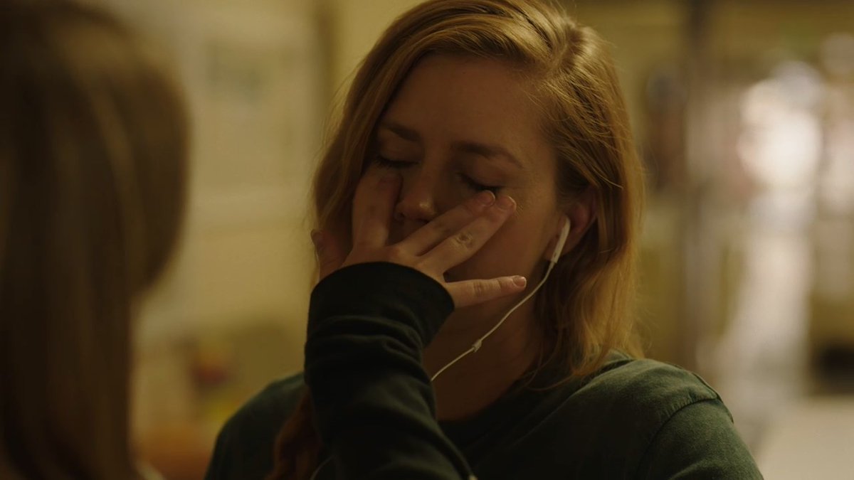 oxentepipoca's tweet image. Amy Adams como Camille Preaker em 'Sharp Objects', minissérie da HBO indicada ao Emmy.