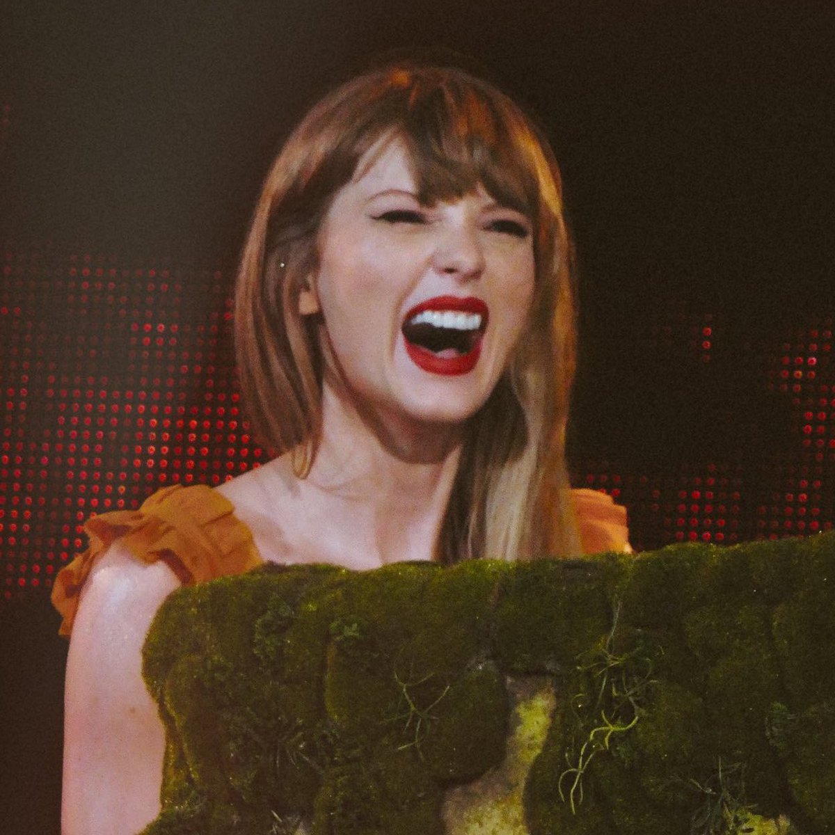 besttofswift's tweet photo. taylor swift with her smile that lights up the whole world https://t.co/rlqbbCMwO4