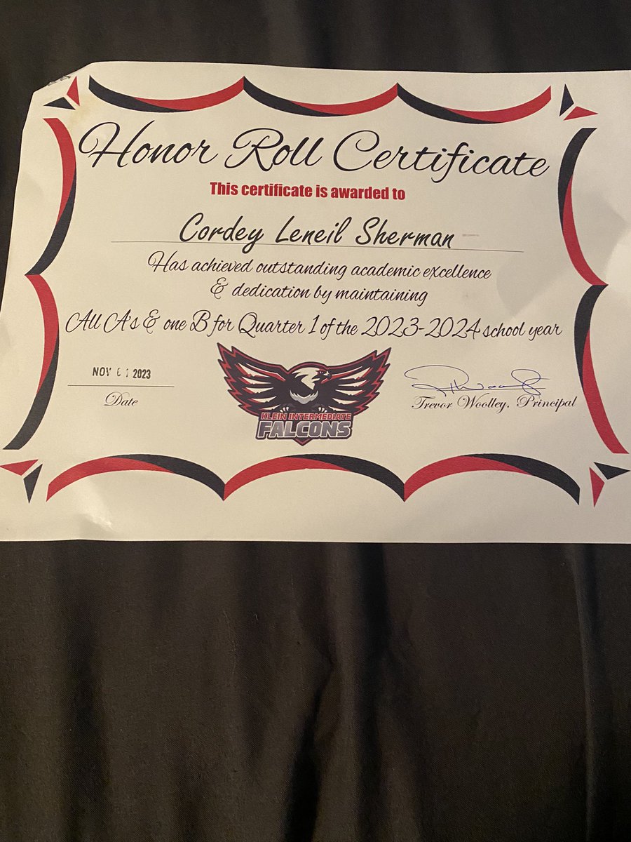 CordeySherman_'s tweet photo. All A’s and only 1 B for Quarter 1💪🏾💪🏾
@KIFootball1 @KIBASKETBALL1 @KleinIntKISD https://t.co/TuSvLy4NWF