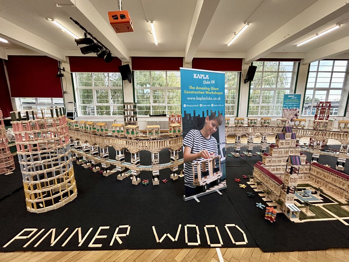 Stunning masterpiece created by children in Y5-6 from Pinner Wood Primary in London. STEM all the way!!! Well done children, your teamwork paid off👏 #kapla #resilience #stem  #STEMeducation @PinnerWoodSch