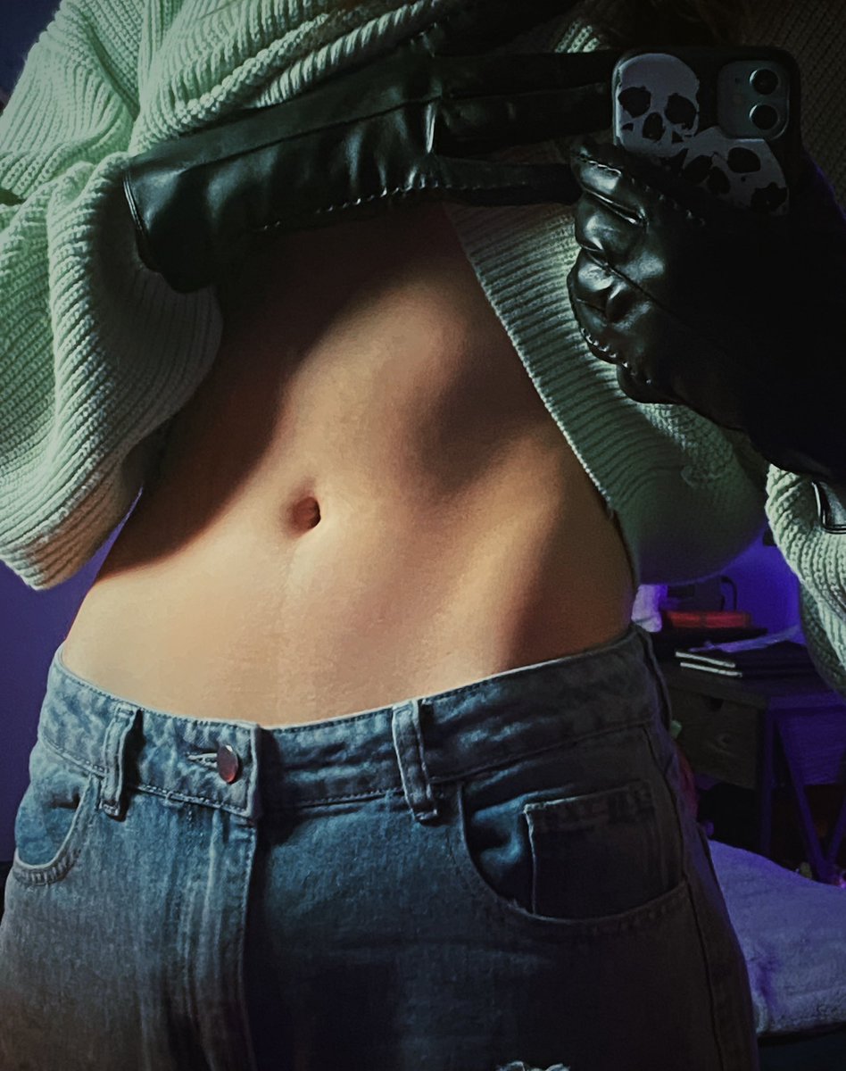 frigginNO's tweet photo. do you wanna come over tonight? ;) https://t.co/MX2EGjsh4Q