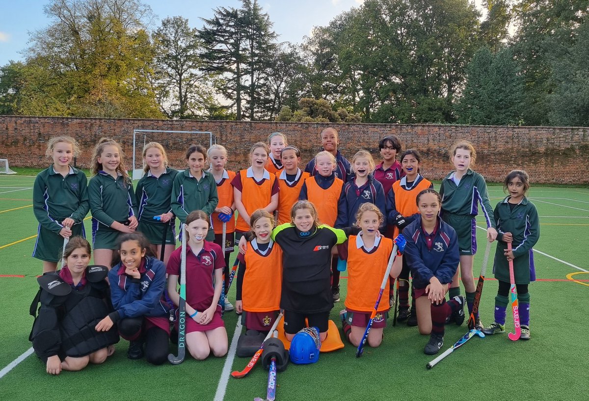 BWPSport's tweet photo. #WeLoveWednesdays! A big thank you to our friends @YH_Sport and @EdgeGroveSport for some fun and competitive π matches this week! #TeamBeechwood #HaveFunWorkHardGetBetter #WeLoveHockey https://t.co/LFBQsoaC5W