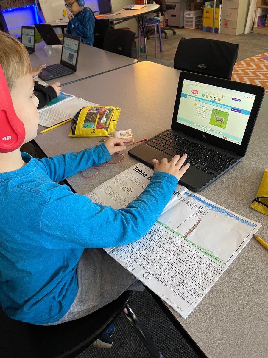 LeePrimary's tweet photo. First graders are using Pebble Go to help research for informational writing. You should see these amazing books! @LeeCountySchool  #goodnewsLee https://t.co/ymkAjgkvWr