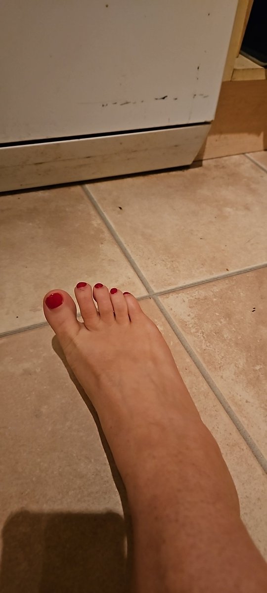 GoddessSlave86's tweet photo. #feetpicsforsales #feet_pic #feet_pic https://t.co/JFf0VQJ290