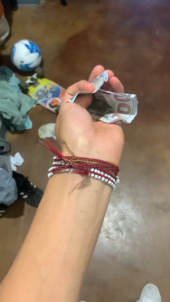 Cholohoopa's tweet photo. Peep the new bracelet https://t.co/2R2kc7RnrS