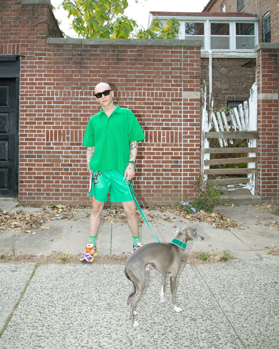 sasha_velour's tweet photo. Some fall fashions https://t.co/qd0Na0uvtL