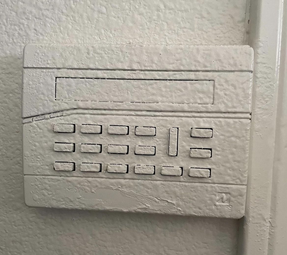 anjelllly's tweet photo. Landlords rule https://t.co/0VUhwXIxtT