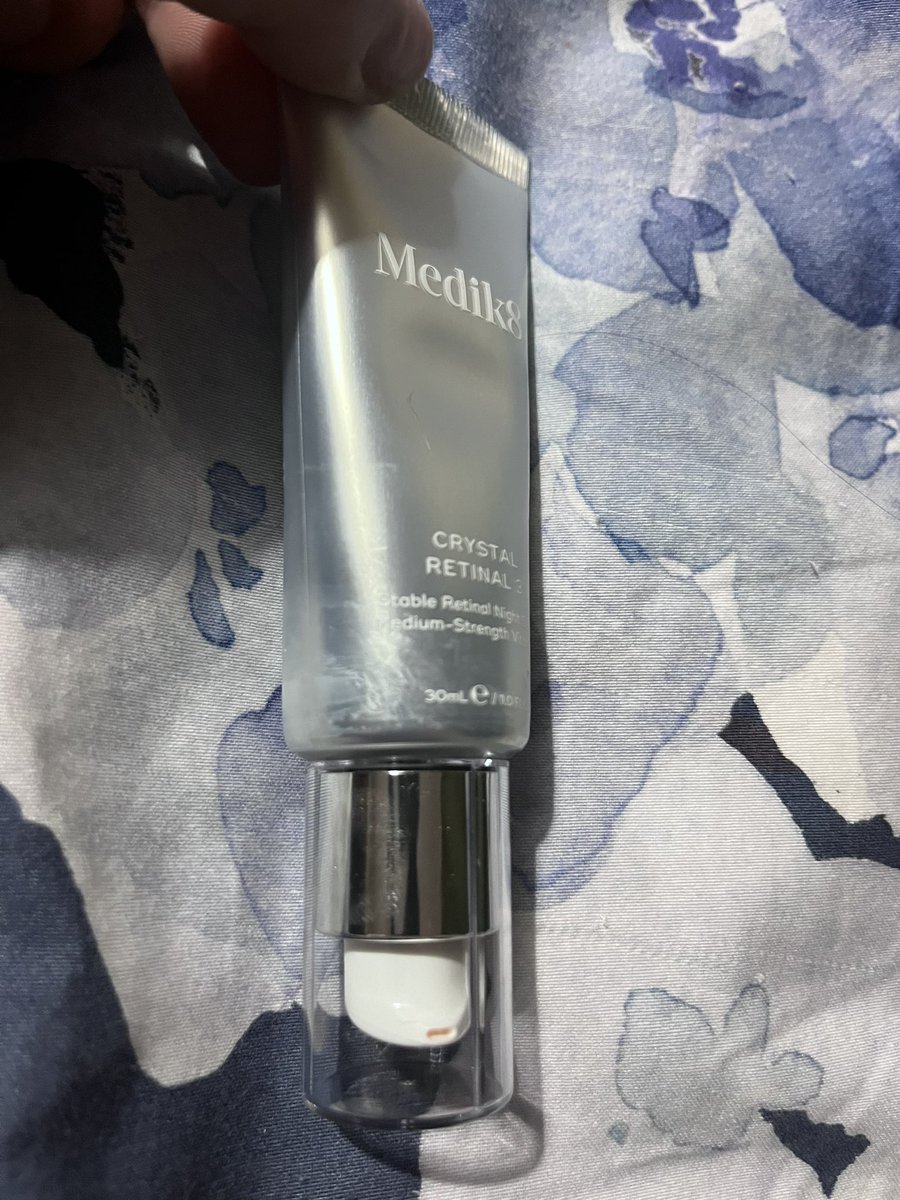 Char_Felinefine's tweet photo. I love you @lookfantastic but this is disgusting. This ordered this from you yesterday and it’s clearly already been used. https://t.co/bhKJ82ui7S