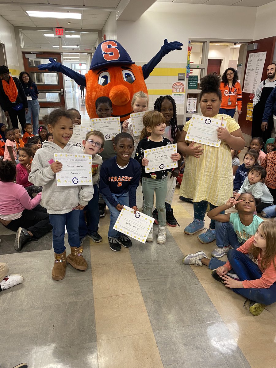 Surprise guest at our Dr. Weeks in Action Award Ceremony! <a href="/drweeksinaction/">#DrWeeksInAction</a> <a href="/DrWeeksSCSD/">Dr. Weeks Elementary</a>