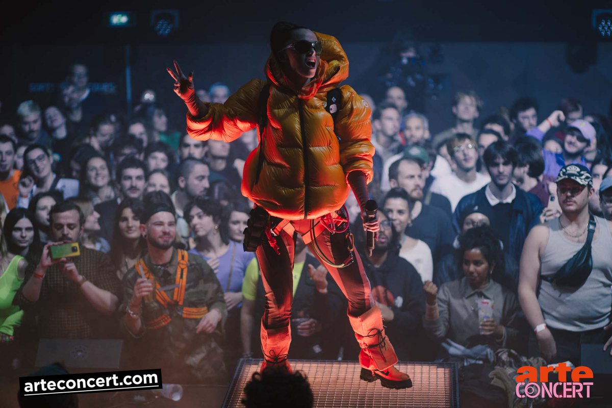 ARTEconcertFR's tweet photo. Quatre photos ne suffisent pas pour résumer l'émotion de cette 1ere journée du ARTE Concert Festival mais on va se prêter à l'exercice !

Cc @gaitelyrique @blogotheque @PRIYARAGUMUSIC @Jessicawinterr #ascendantvierge

📸 Cha Gonzalez https://t.co/xYq1Lu6tLE