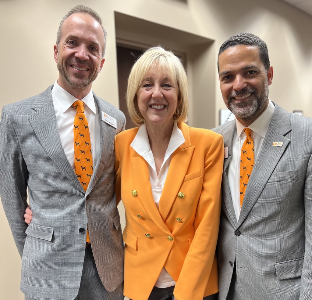 DondePlowman's tweet image. Enjoyed spending this #BigOrangeFriday with my Advisory Board giving campus updates and discussing the opportunities that are on the horizon. Thanks to Dean Lonnie Brown for hosting us in the beautiful @UTKLaw building and sharing what great things are taking place there.🍊