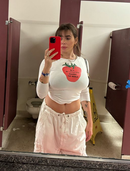 Thanks for 200k 🤭 https://t.co/FciRZPQy6W