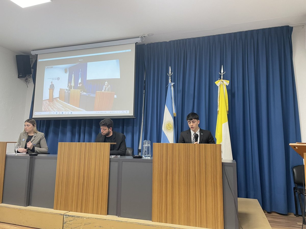 ComunicaciónPolítica tweet media