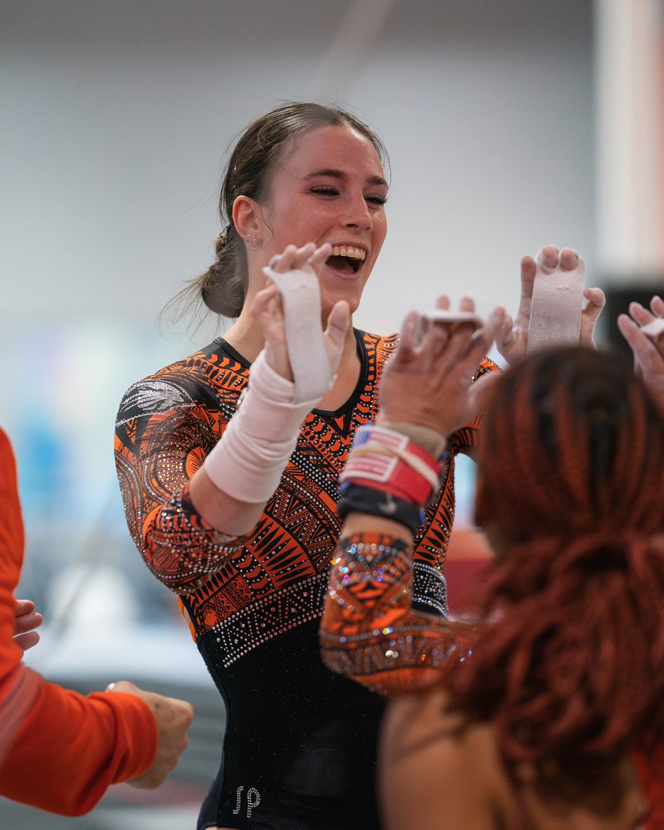 BeaverGym's tweet photo. Show Day summary: Sticks and smiles 😁

#GoBeavs https://t.co/sjMndV6QlG