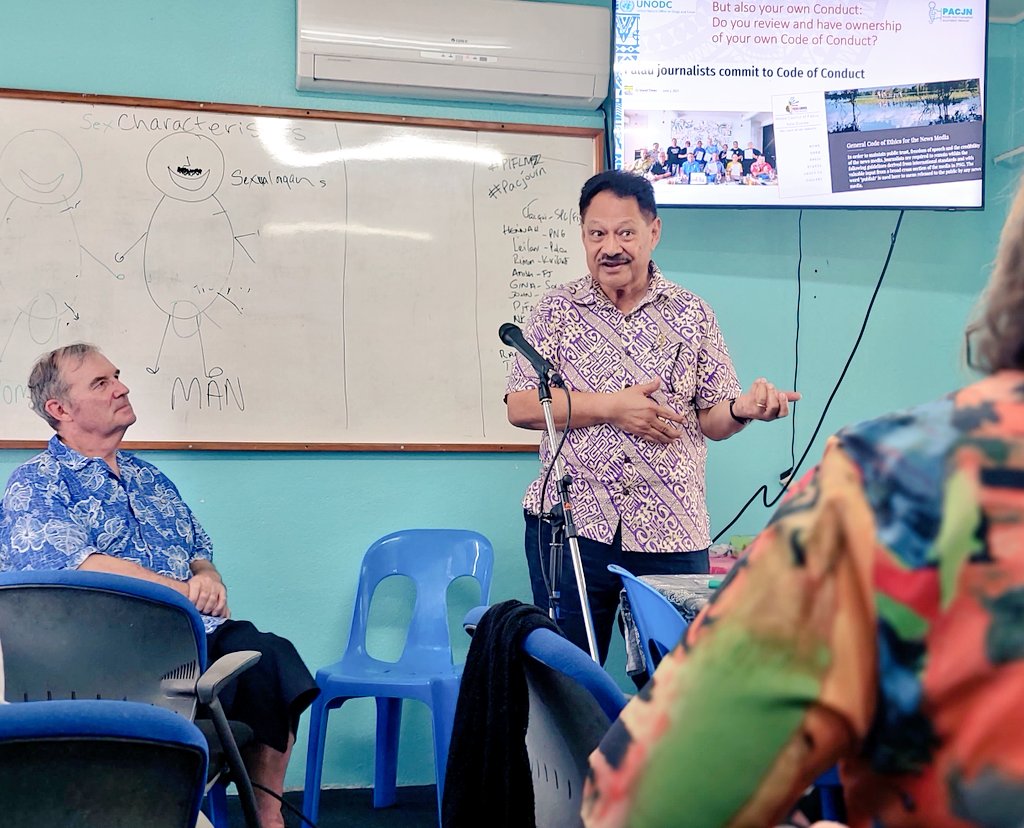Pacjn1's tweet photo. Presentation on the #TeieniwaVision and the Toolkit for Journalists by #PACJN prior to the #PILFM2023 Leaders Meeting in Rarotonga,  Cook Islands @JohnHydePerth @rmrimon @PacIsNewsAssn @ginakekea @burebasgal https://t.co/fHSBJtlE35