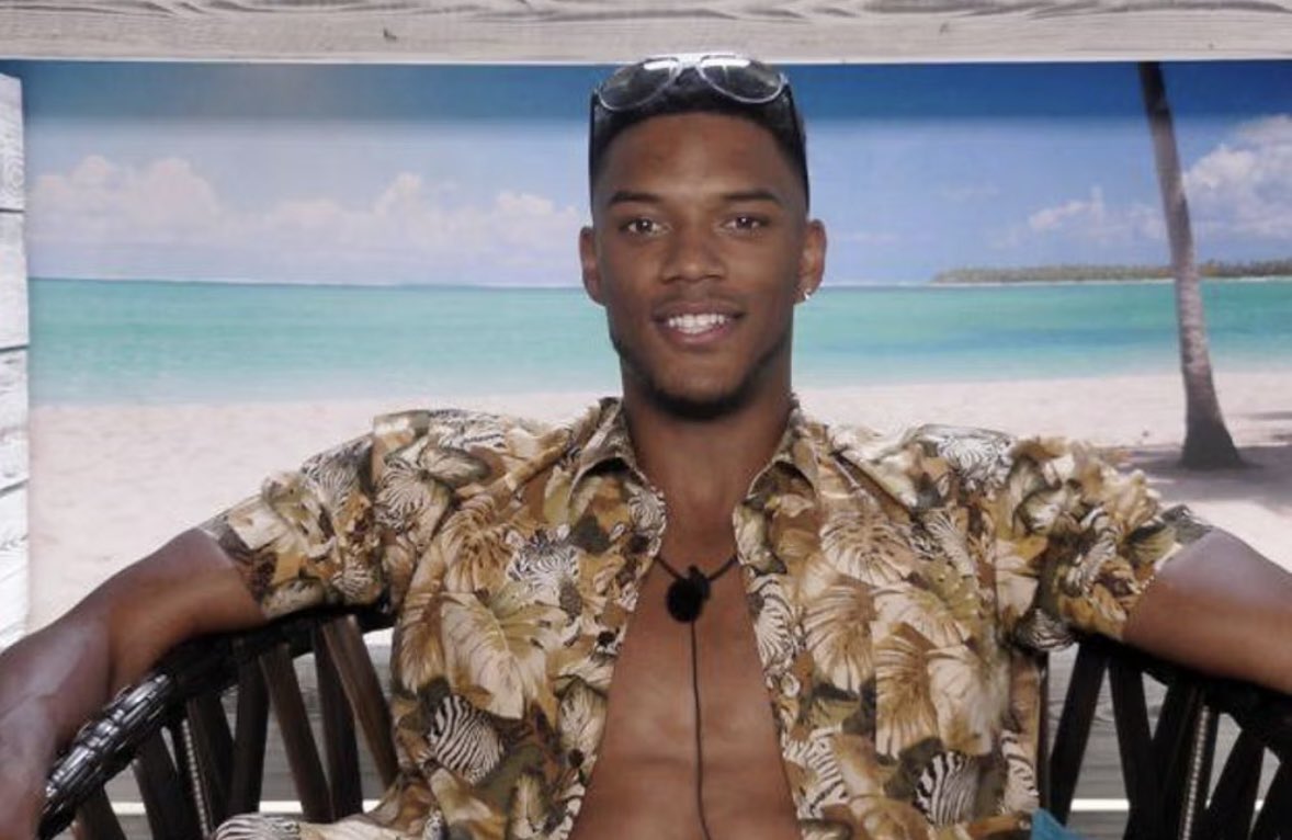 r0siec0's tweet photo. tom if you like paul that much you should leave with him #BBUK https://t.co/OYnfxrsOeI