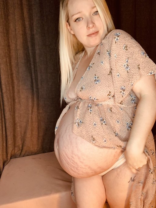 How&rsquo;s everyone&rsquo;s Friday night? I&rsquo;m lonely ❤️ https://t.co/xlrdMY0tcK<a href="/tag/pregnant"class="tags"><span>#pregnant</span></a><a href="/tag/preggo"class="tags"><span>#preggo</span></a><a href="/tag/milf"class="tags"><span>#milf</span></a><a href="/tag/pregnantlife"class="tags"><span>#pregnantlife</span></a><a href="/tag/pregna"class="tags"><span>#pregna</span></a>