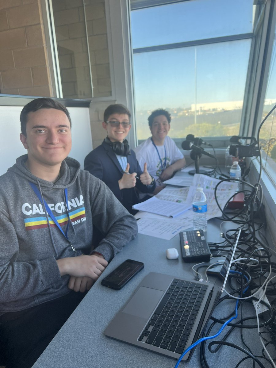 kehsfab's tweet photo. Join KEHS AND EPAN for today’s Friday Football game against the Eastlake Falcons. 
@Btorres_EHS @EastwoodHQ @EastwoodSports @mrmeastwood 

https://t.co/clxwGDEBRr https://t.co/9oKmRHVIst