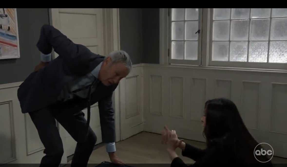 paula_30throad's tweet photo. I could watch Robert and Anna scenes all day … every day 🩷

I love their friendship 🩷

The scenes of Robert and Anna moving the trunk were hilarious and typical of their relationship 😂😂

#RnA #Gh #LoveThem 🩷 https://t.co/CsEh6OVOaC